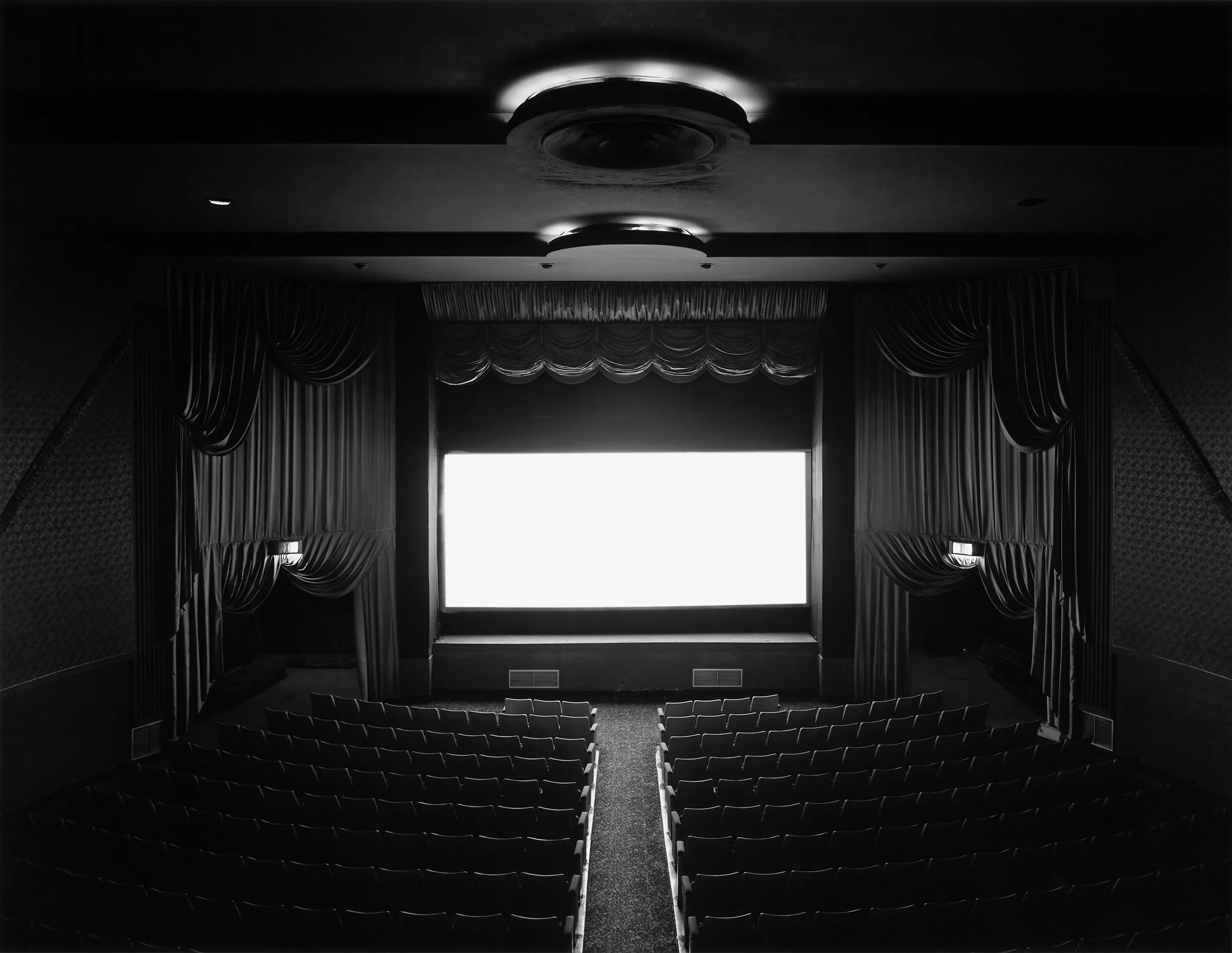 Hiroshi Sugimoto – Trylon, New York, 1977